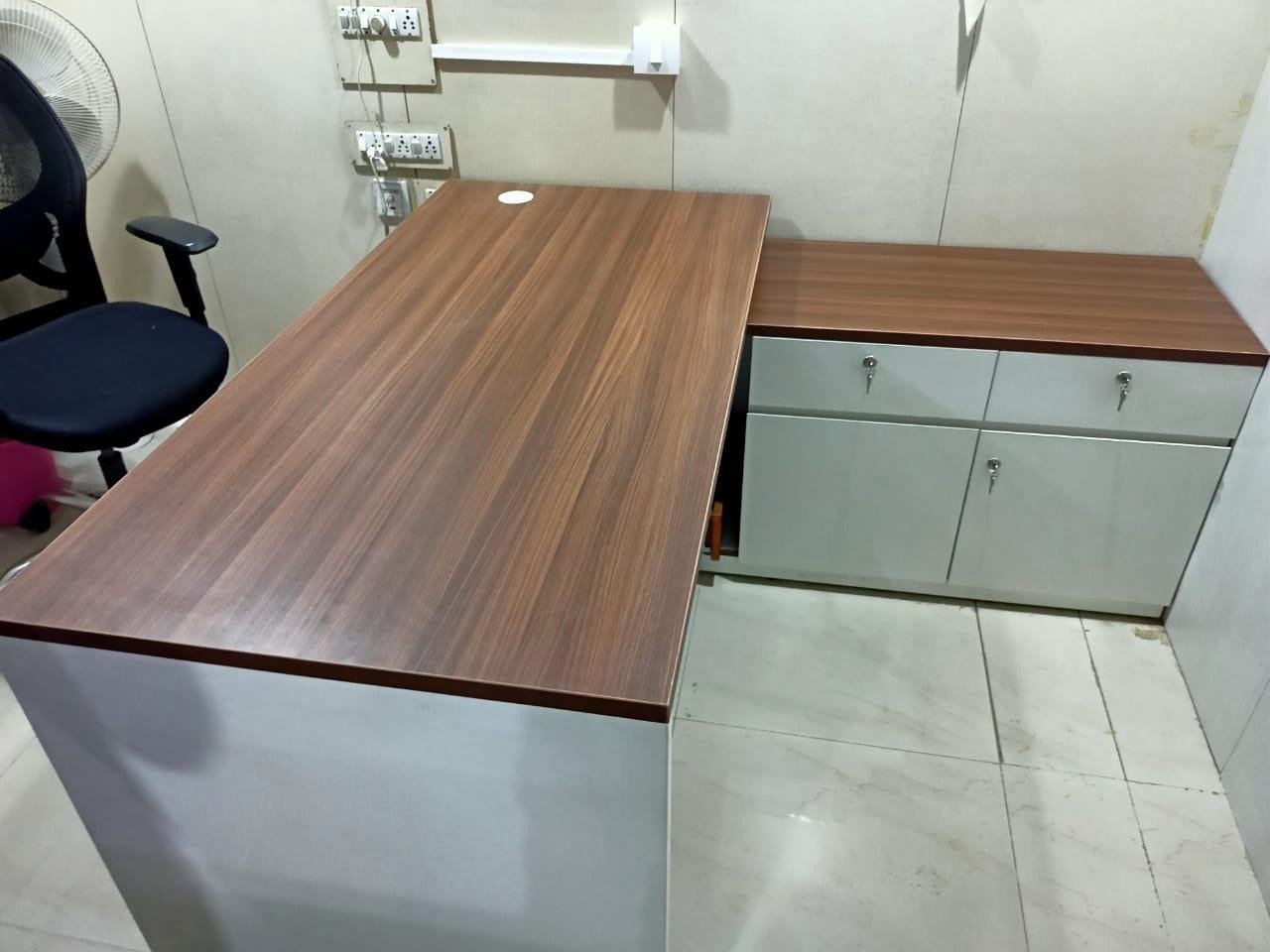 Awtech Director Desk 